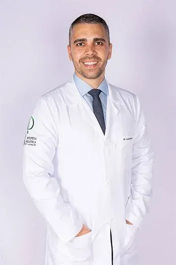 Retrato do Dr. Lucas Barros de jaleco